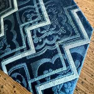 Vintage XMI Platinum Italian Silk Designer Necktie 3"W x 60"L - Made in USA